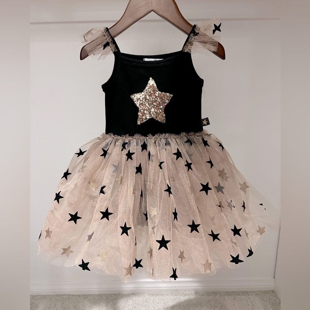 Adorable like new Petite Hailey Black & Gold Dress